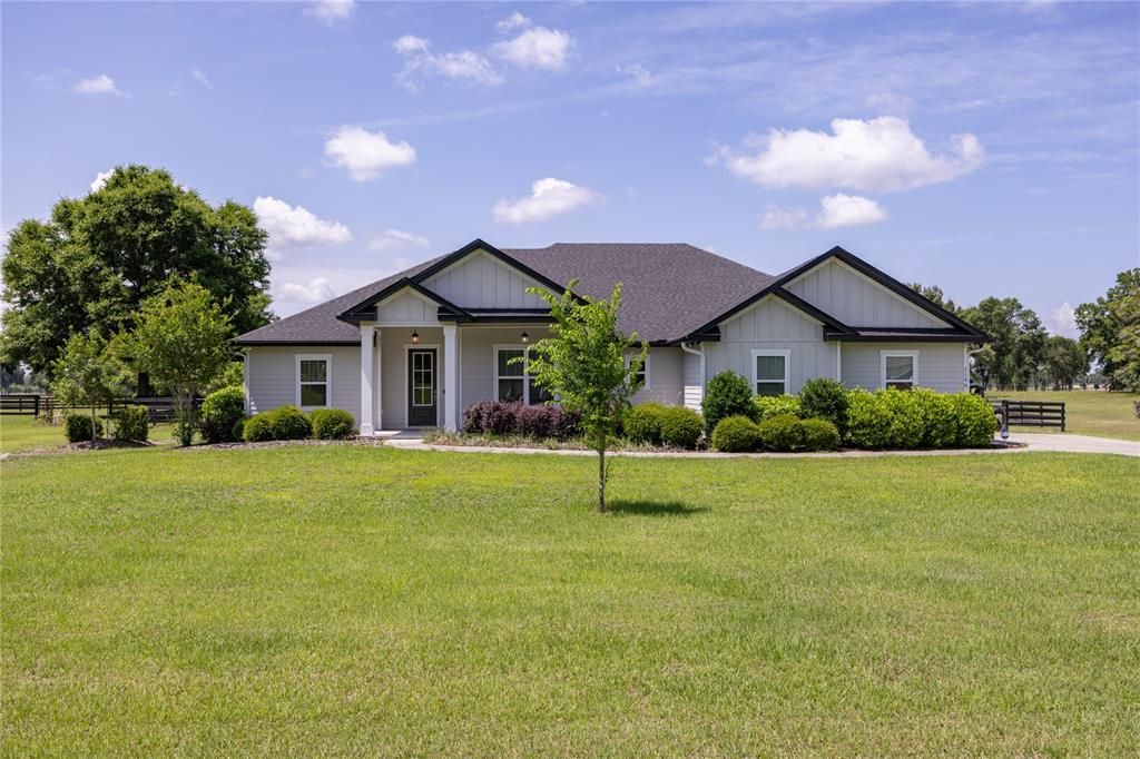 For Sale: $700,000 (4 beds, 3 baths, 2818 Square Feet)