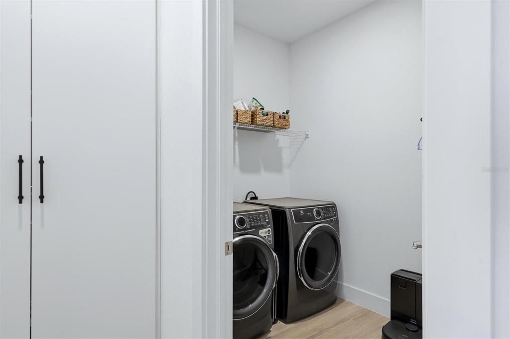For Sale: $795,000 (3 beds, 2 baths, 2222 Square Feet)