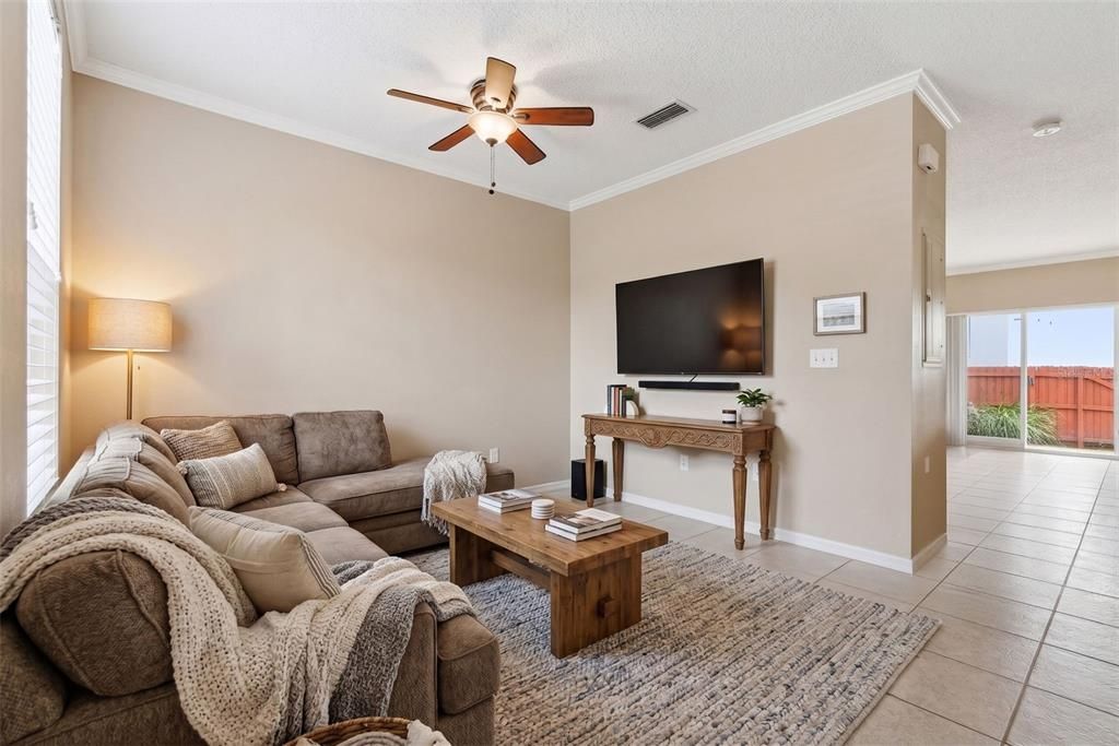 For Sale: $245,000 (3 beds, 2 baths, 1401 Square Feet)