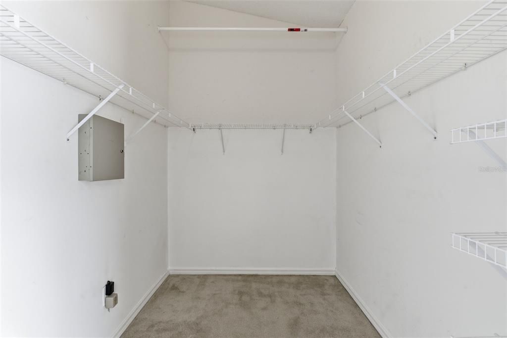 For Sale: $245,000 (3 beds, 2 baths, 1401 Square Feet)