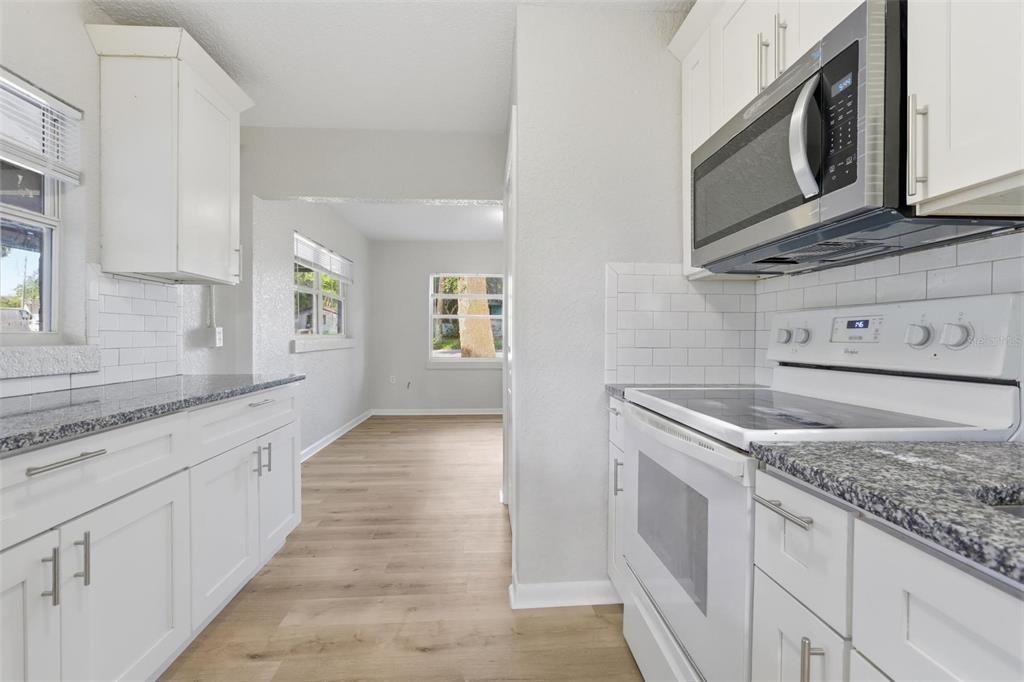 Activo con contrato: $199,999 (2 camas, 1 baños, 644 Pies cuadrados)