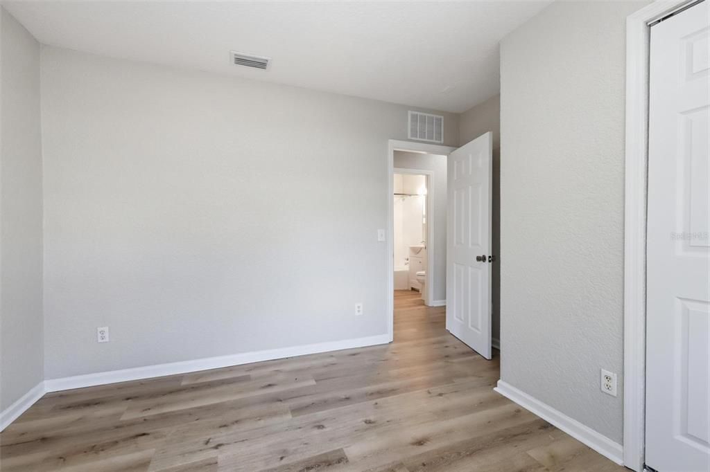 Activo con contrato: $199,999 (2 camas, 1 baños, 644 Pies cuadrados)