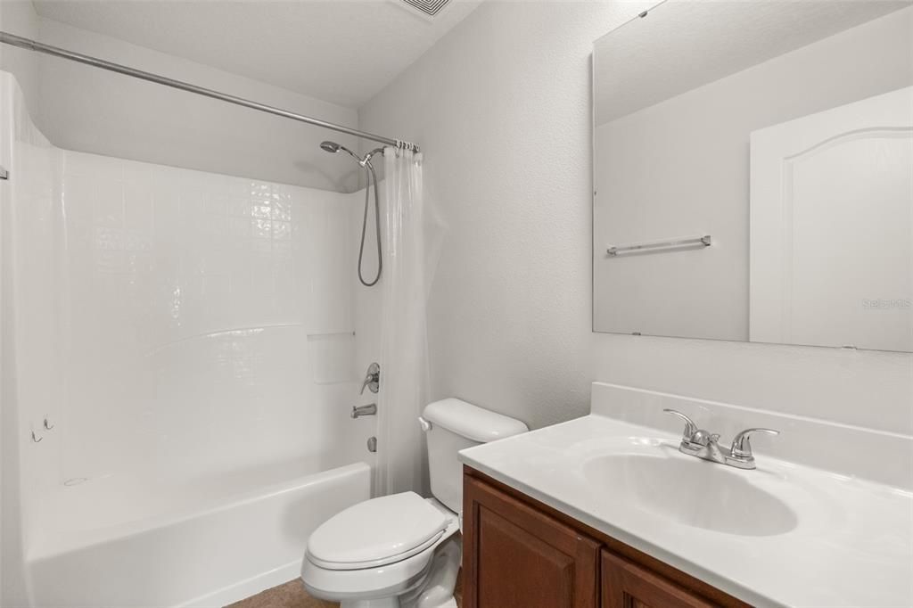 Activo con contrato: $360,000 (4 camas, 2 baños, 2019 Pies cuadrados)