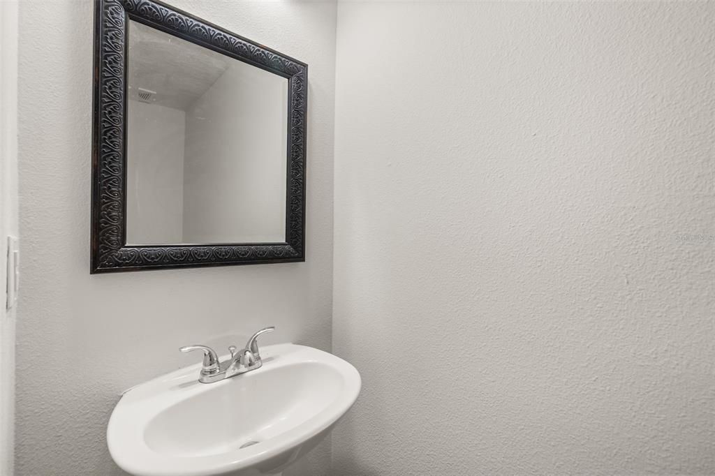 Activo con contrato: $360,000 (4 camas, 2 baños, 2019 Pies cuadrados)