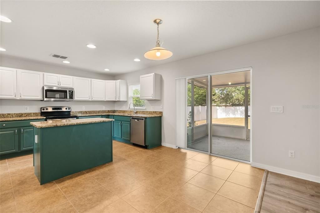 Activo con contrato: $360,000 (4 camas, 2 baños, 2019 Pies cuadrados)