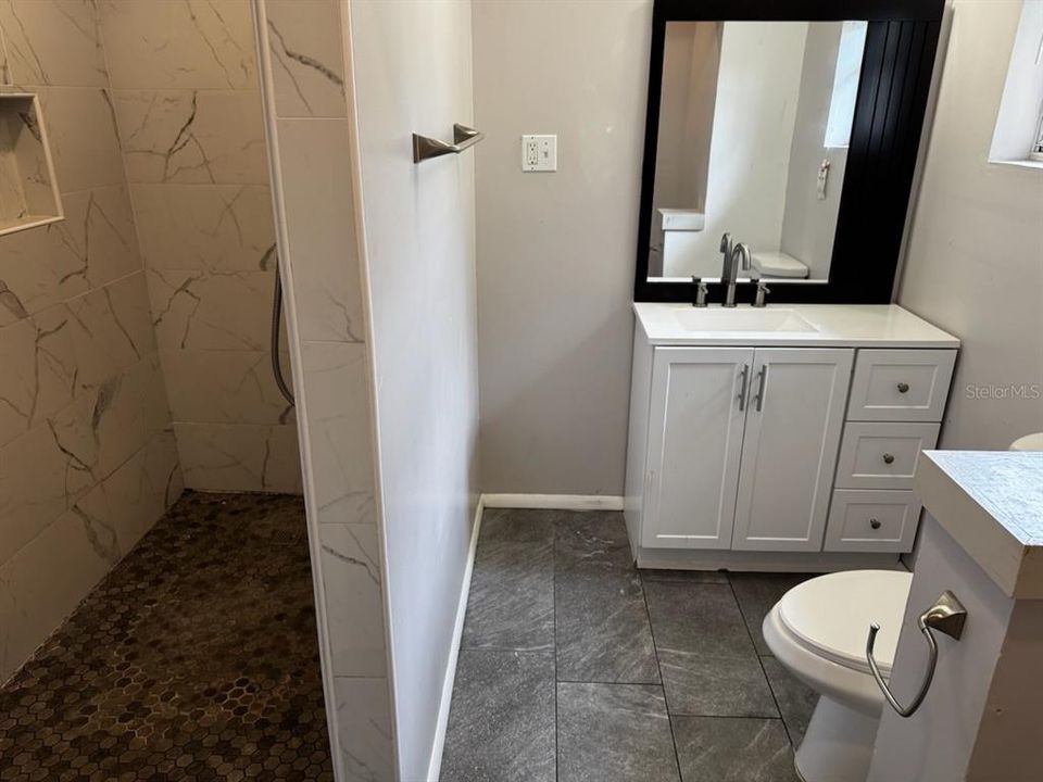 For Rent: $1,800 (4 beds, 2 baths, 1709 Square Feet)