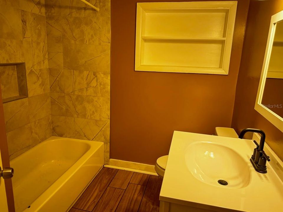 For Rent: $1,800 (4 beds, 2 baths, 1709 Square Feet)