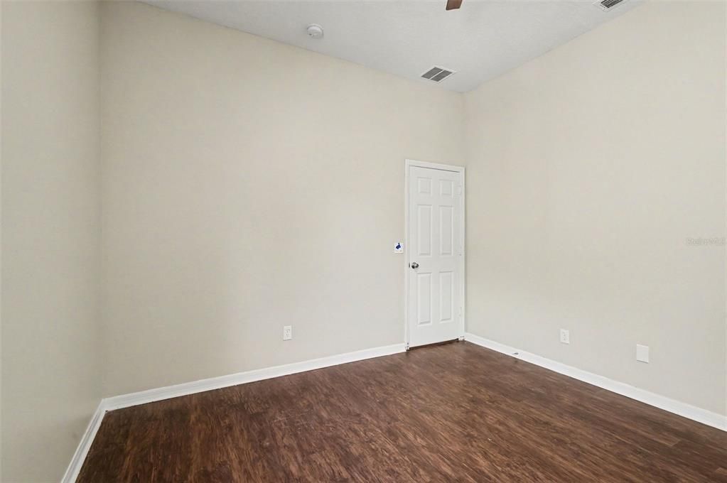 Activo con contrato: $625,000 (5 camas, 3 baños, 2596 Pies cuadrados)
