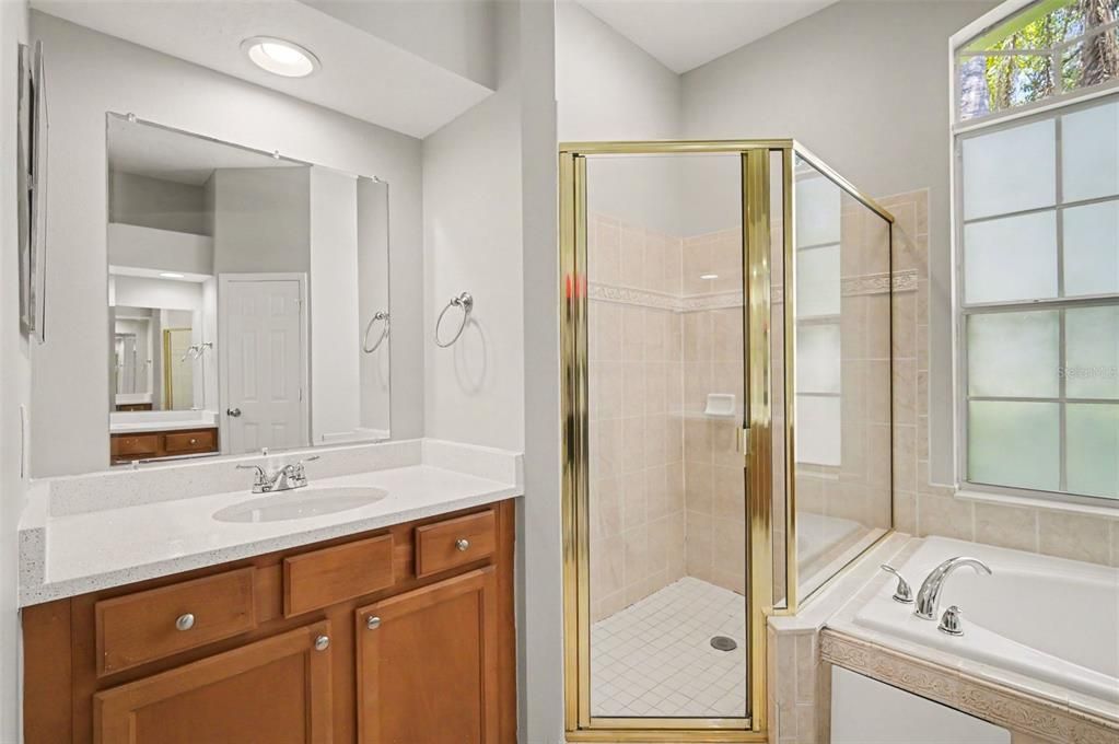 Activo con contrato: $625,000 (5 camas, 3 baños, 2596 Pies cuadrados)