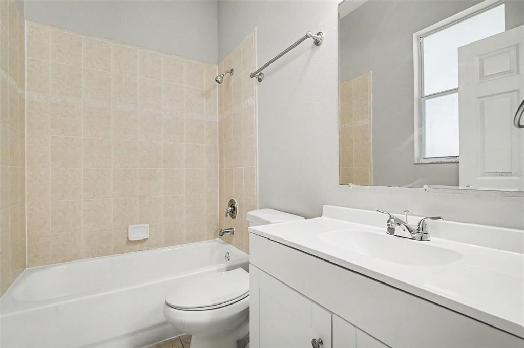 Activo con contrato: $625,000 (5 camas, 3 baños, 2596 Pies cuadrados)