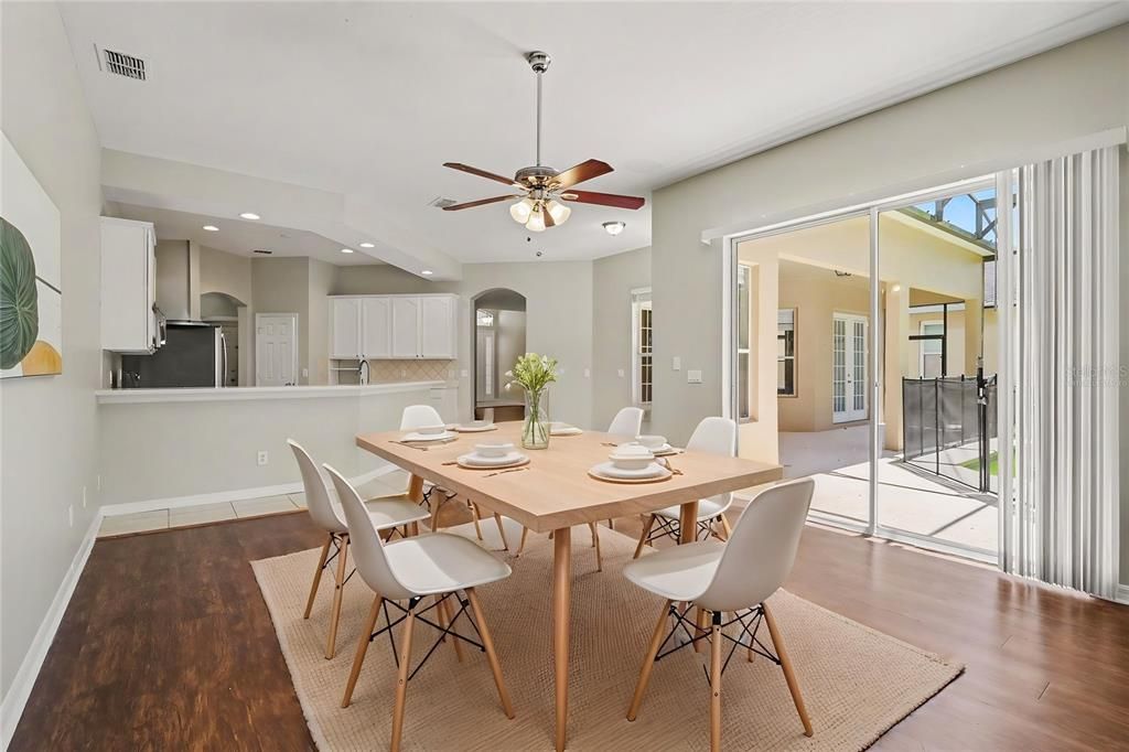 Activo con contrato: $625,000 (5 camas, 3 baños, 2596 Pies cuadrados)