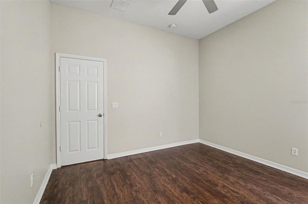 Activo con contrato: $625,000 (5 camas, 3 baños, 2596 Pies cuadrados)