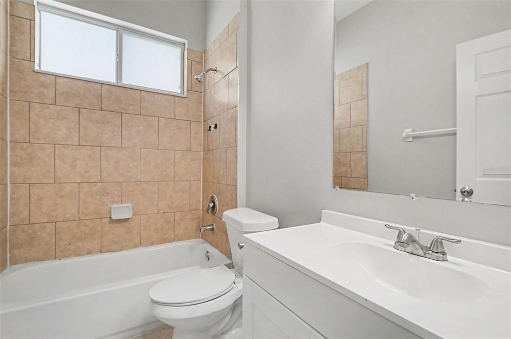 Activo con contrato: $625,000 (5 camas, 3 baños, 2596 Pies cuadrados)