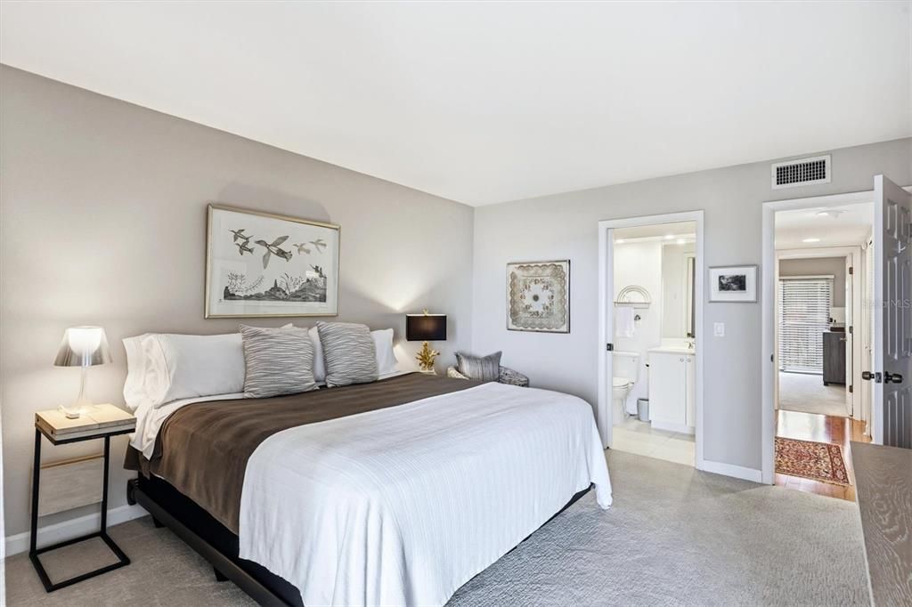 For Sale: $440,000 (2 beds, 2 baths, 1427 Square Feet)