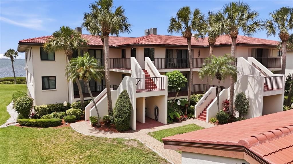 For Sale: $440,000 (2 beds, 2 baths, 1427 Square Feet)