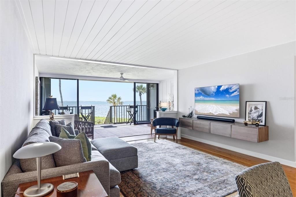 For Sale: $440,000 (2 beds, 2 baths, 1427 Square Feet)