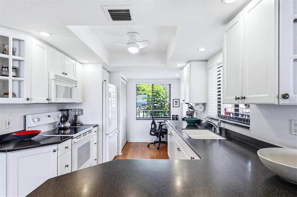 For Sale: $440,000 (2 beds, 2 baths, 1427 Square Feet)