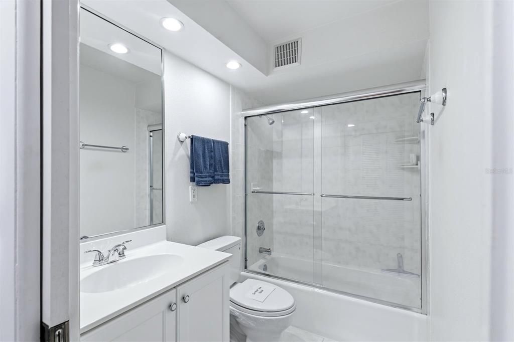 For Sale: $440,000 (2 beds, 2 baths, 1427 Square Feet)