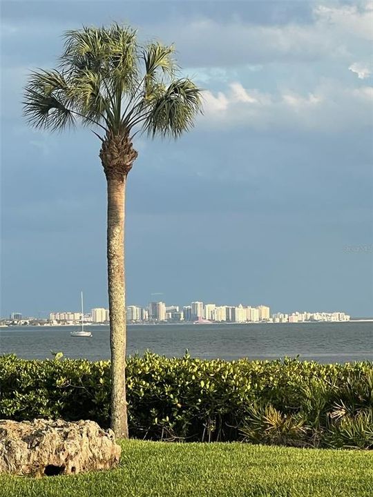 For Sale: $440,000 (2 beds, 2 baths, 1427 Square Feet)