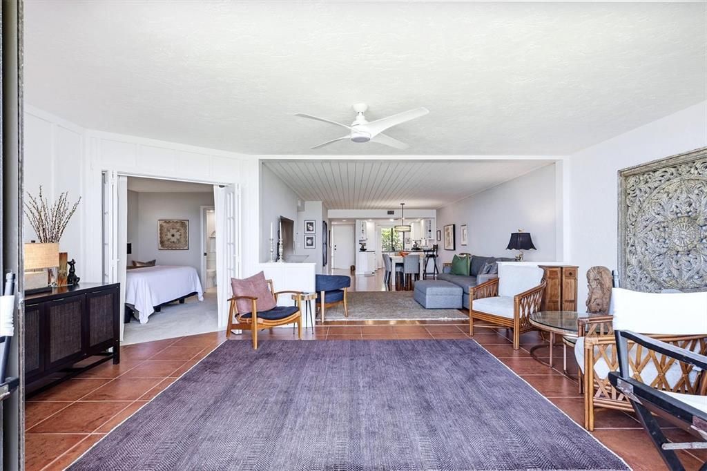 For Sale: $440,000 (2 beds, 2 baths, 1427 Square Feet)