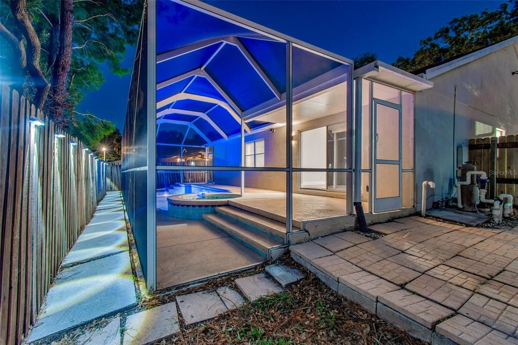 Activo con contrato: $439,000 (3 camas, 2 baños, 1506 Pies cuadrados)