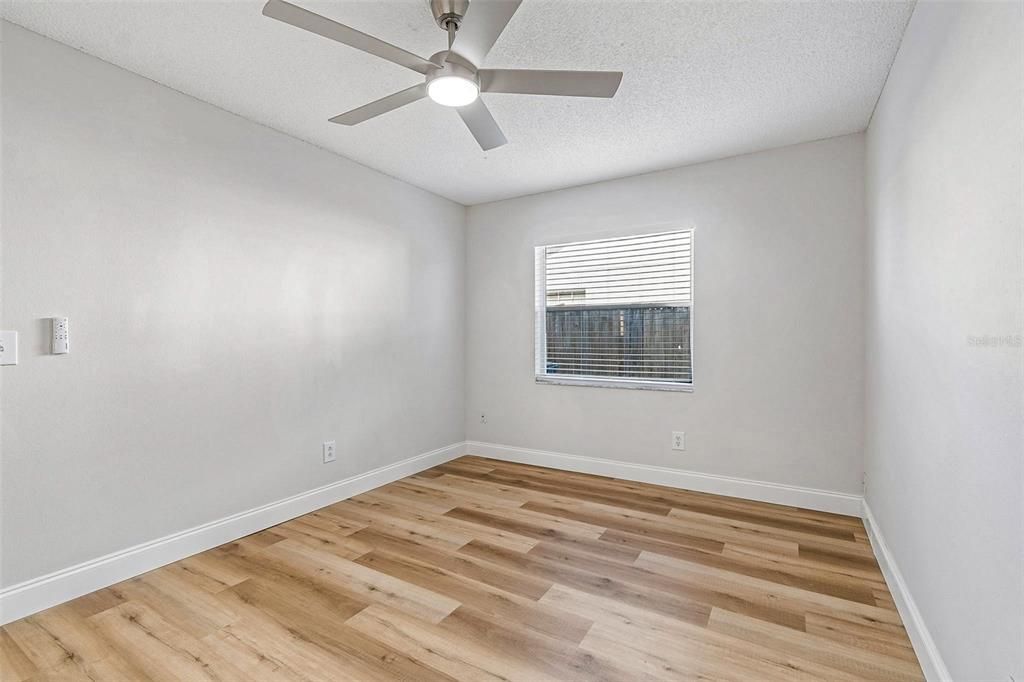Activo con contrato: $439,000 (3 camas, 2 baños, 1506 Pies cuadrados)