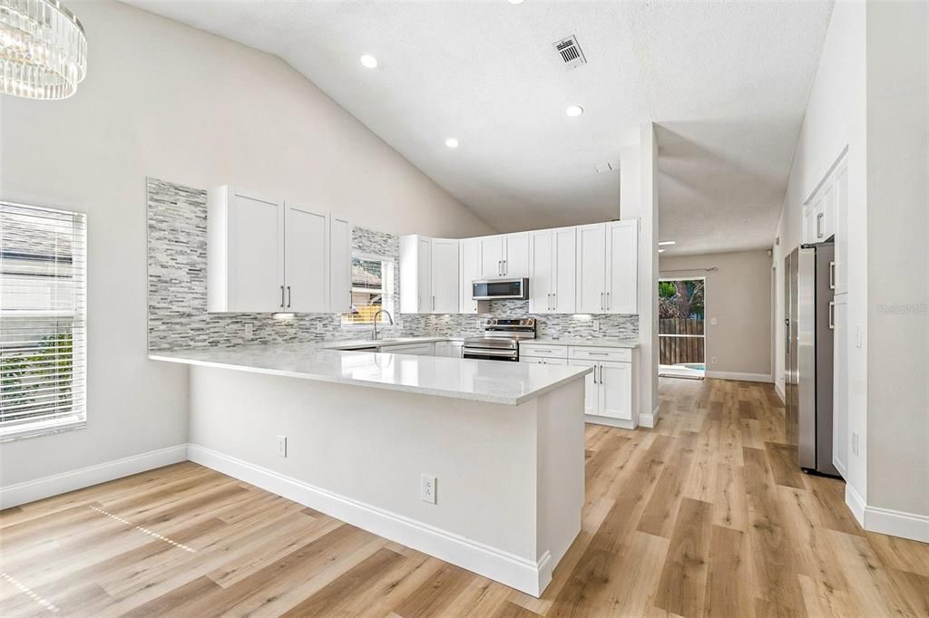 Activo con contrato: $439,000 (3 camas, 2 baños, 1506 Pies cuadrados)