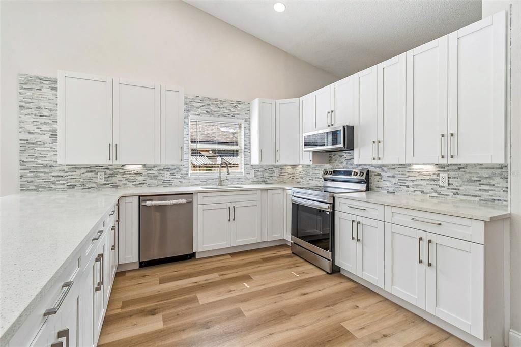 Activo con contrato: $439,000 (3 camas, 2 baños, 1506 Pies cuadrados)