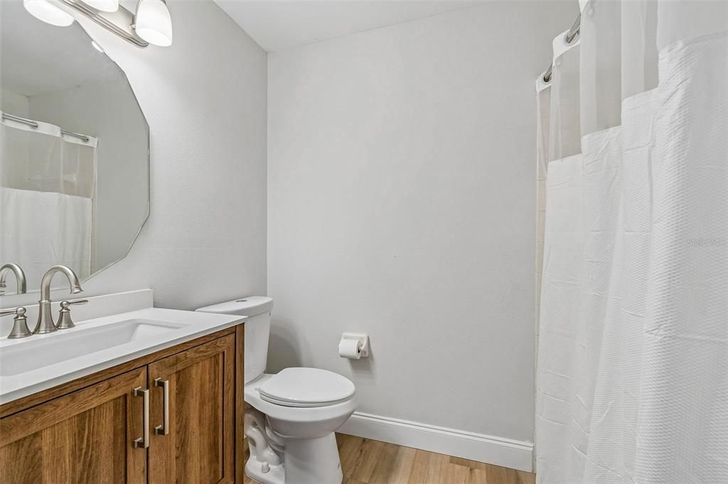 Activo con contrato: $439,000 (3 camas, 2 baños, 1506 Pies cuadrados)