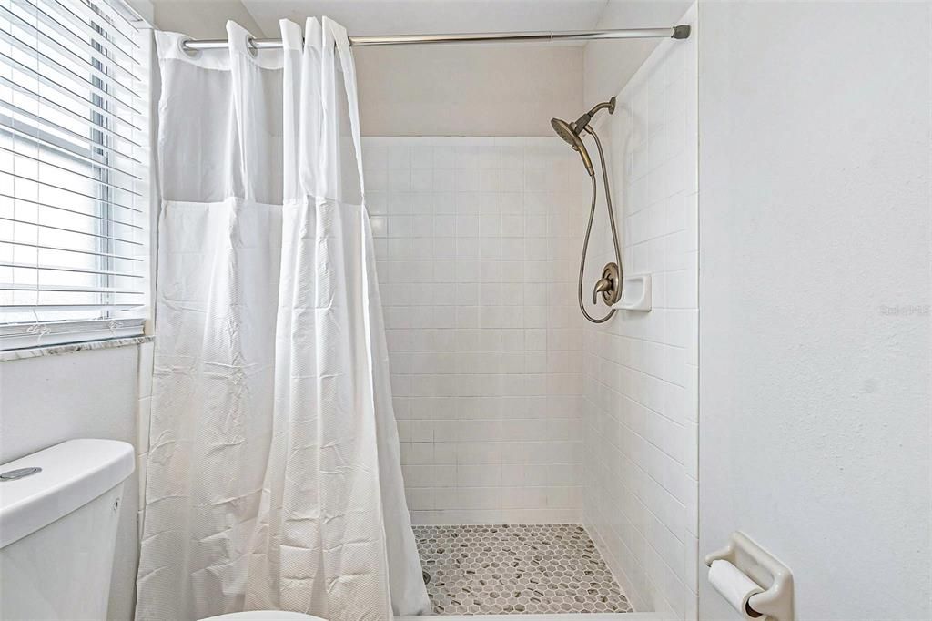Activo con contrato: $439,000 (3 camas, 2 baños, 1506 Pies cuadrados)