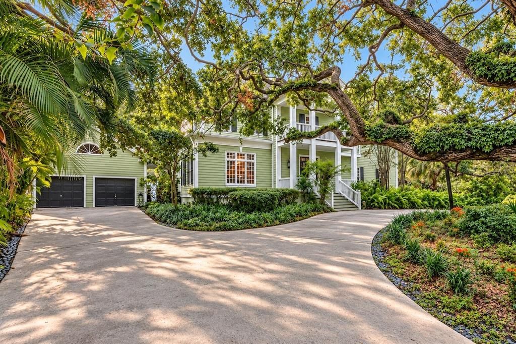For Sale: $4,900,000 (5 beds, 6 baths, 6250 Square Feet)