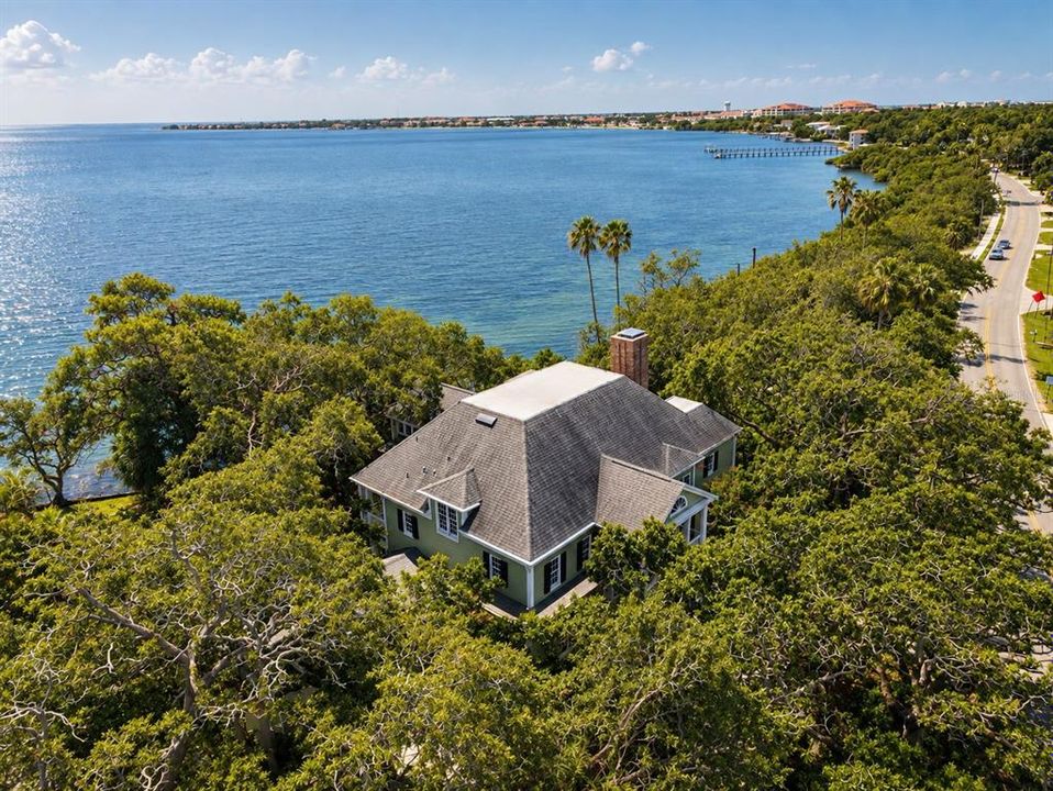 For Sale: $4,900,000 (5 beds, 6 baths, 6250 Square Feet)