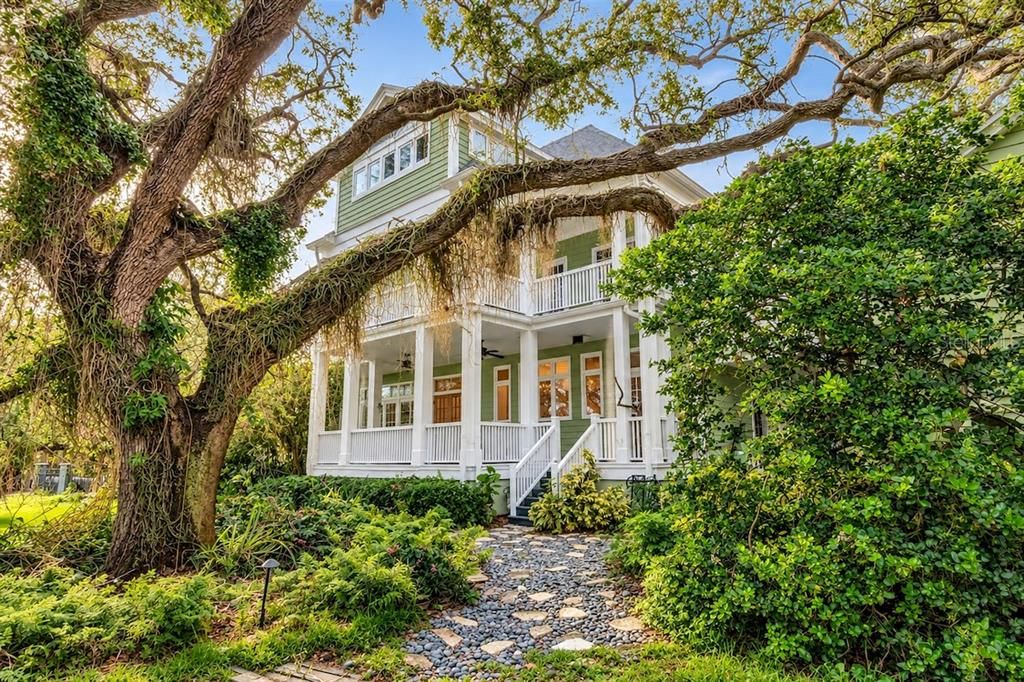 For Sale: $4,900,000 (5 beds, 6 baths, 6250 Square Feet)