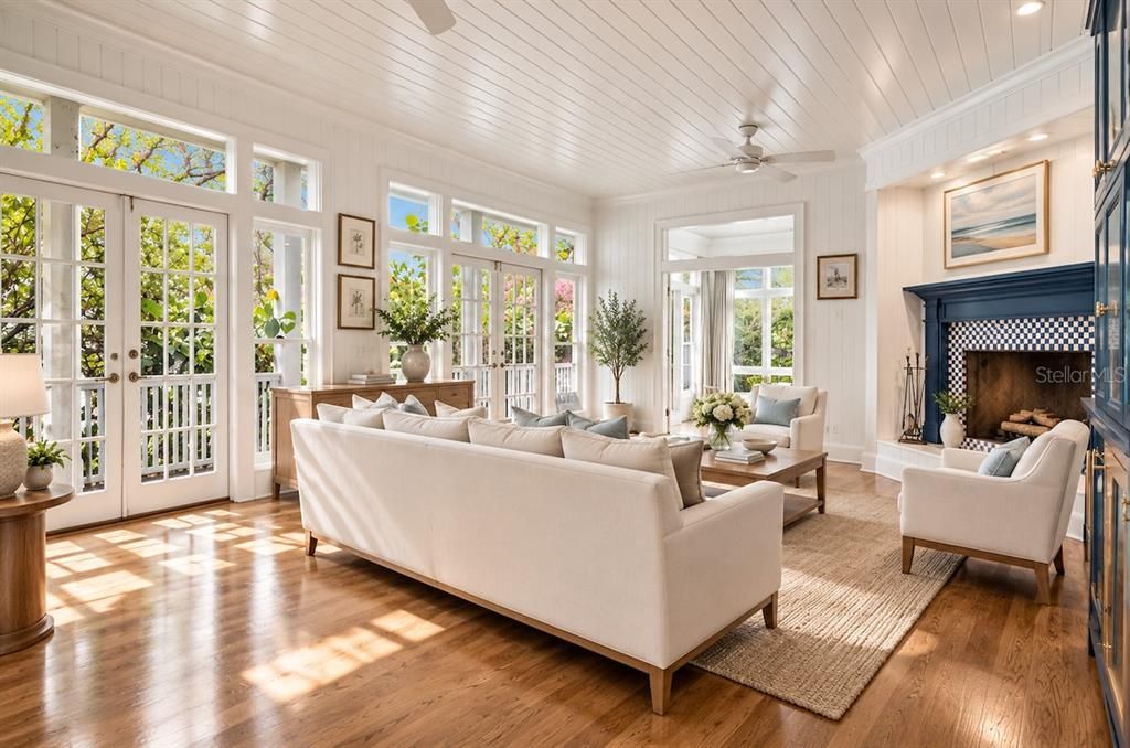 For Sale: $4,900,000 (5 beds, 6 baths, 6250 Square Feet)