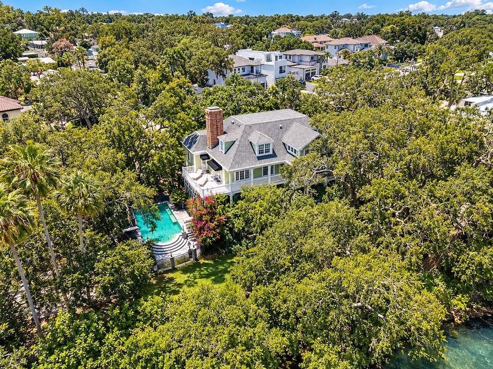 For Sale: $4,900,000 (5 beds, 6 baths, 6250 Square Feet)