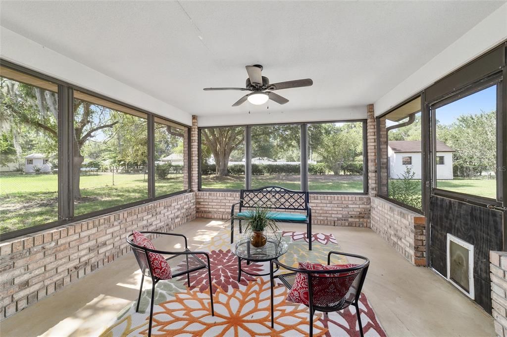 For Sale: $335,000 (3 beds, 2 baths, 1706 Square Feet)
