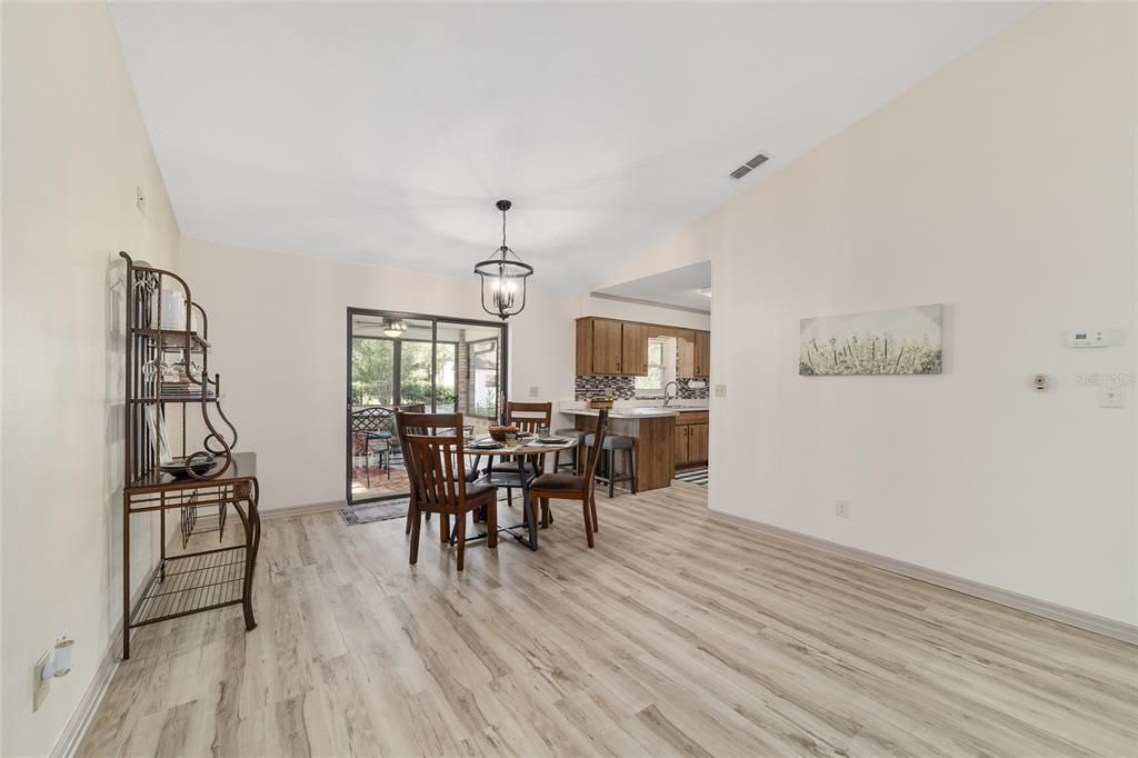 For Sale: $335,000 (3 beds, 2 baths, 1706 Square Feet)