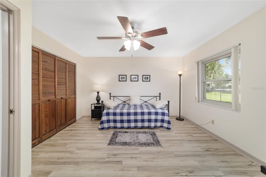 For Sale: $335,000 (3 beds, 2 baths, 1706 Square Feet)