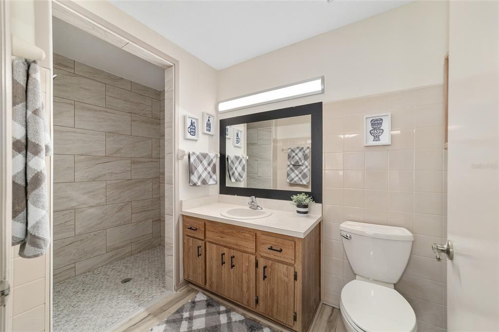 For Sale: $335,000 (3 beds, 2 baths, 1706 Square Feet)