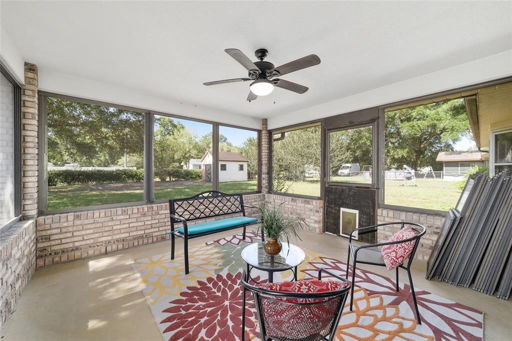 For Sale: $335,000 (3 beds, 2 baths, 1706 Square Feet)