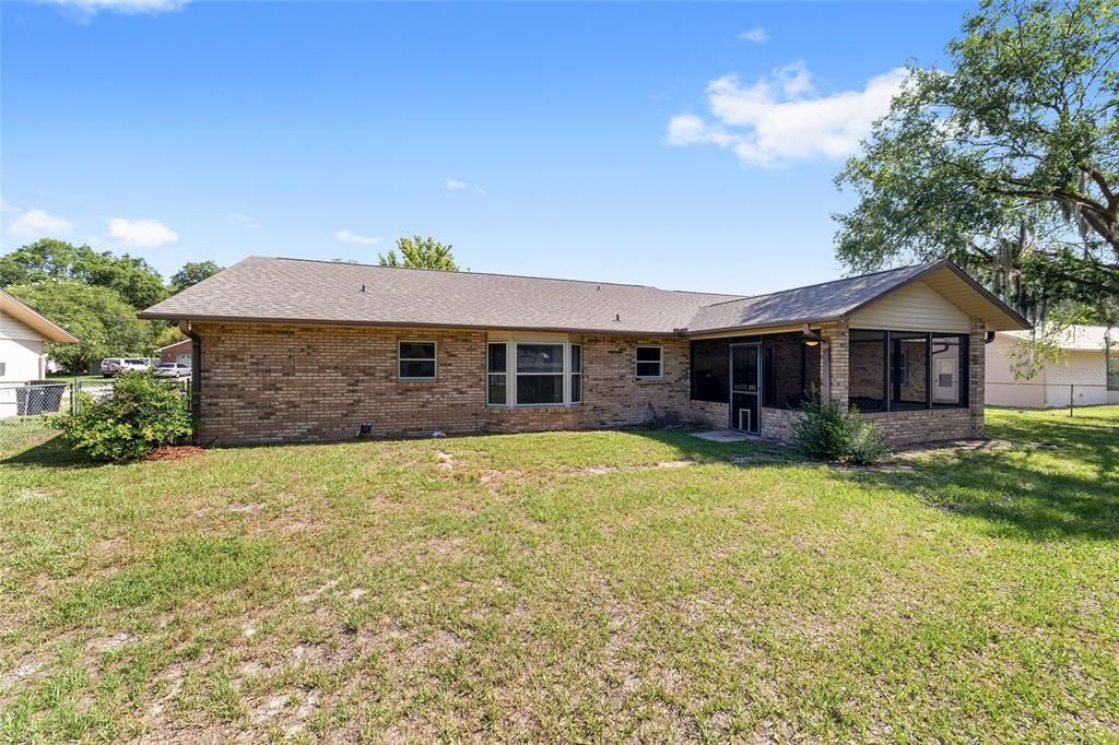 For Sale: $335,000 (3 beds, 2 baths, 1706 Square Feet)