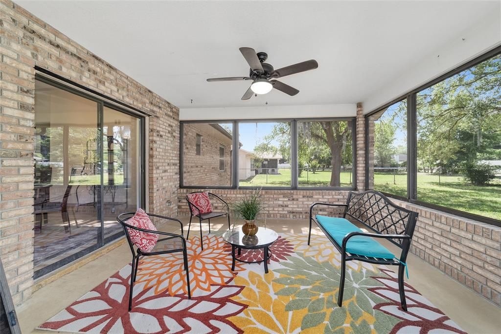 For Sale: $335,000 (3 beds, 2 baths, 1706 Square Feet)