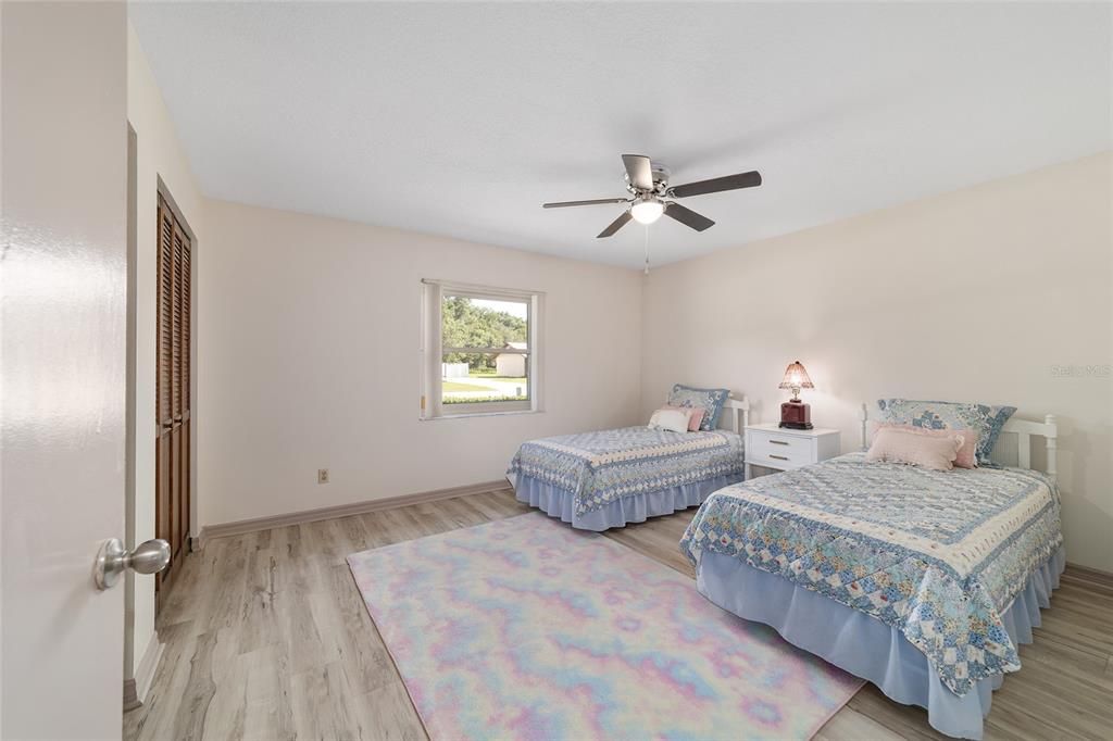 For Sale: $335,000 (3 beds, 2 baths, 1706 Square Feet)