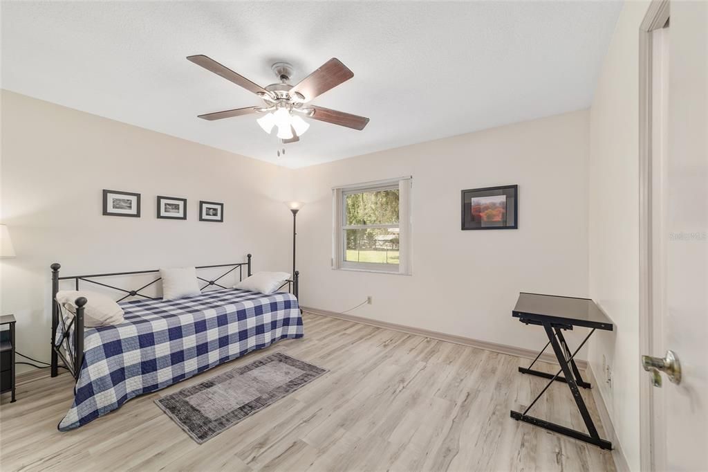 For Sale: $335,000 (3 beds, 2 baths, 1706 Square Feet)