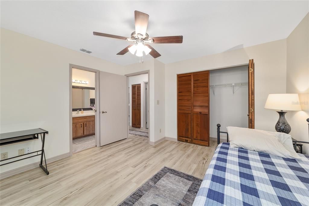For Sale: $335,000 (3 beds, 2 baths, 1706 Square Feet)