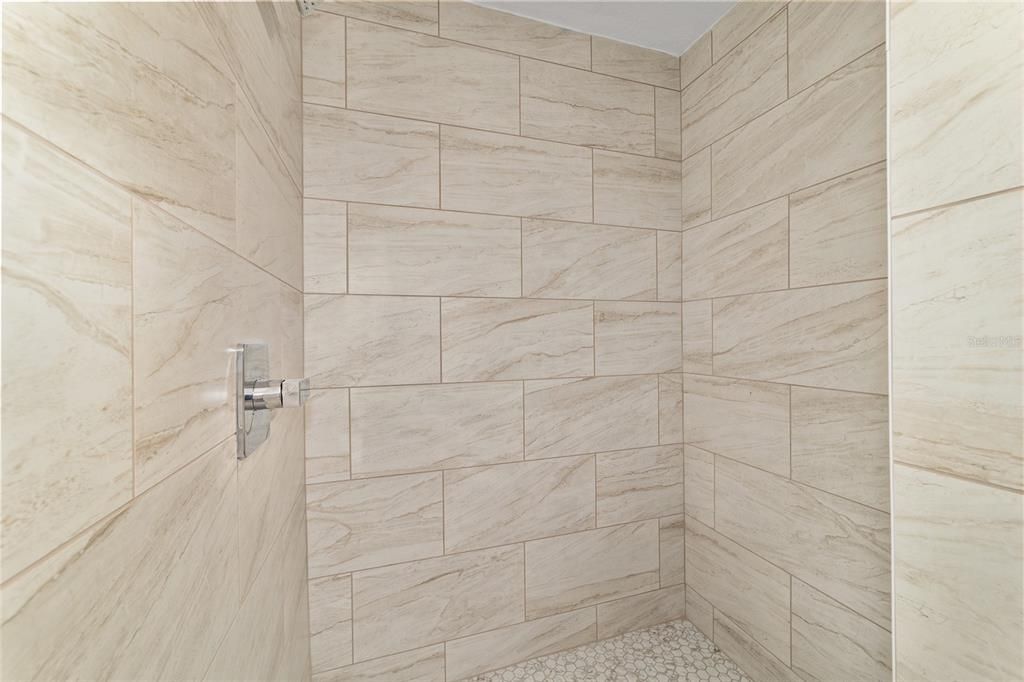 For Sale: $335,000 (3 beds, 2 baths, 1706 Square Feet)