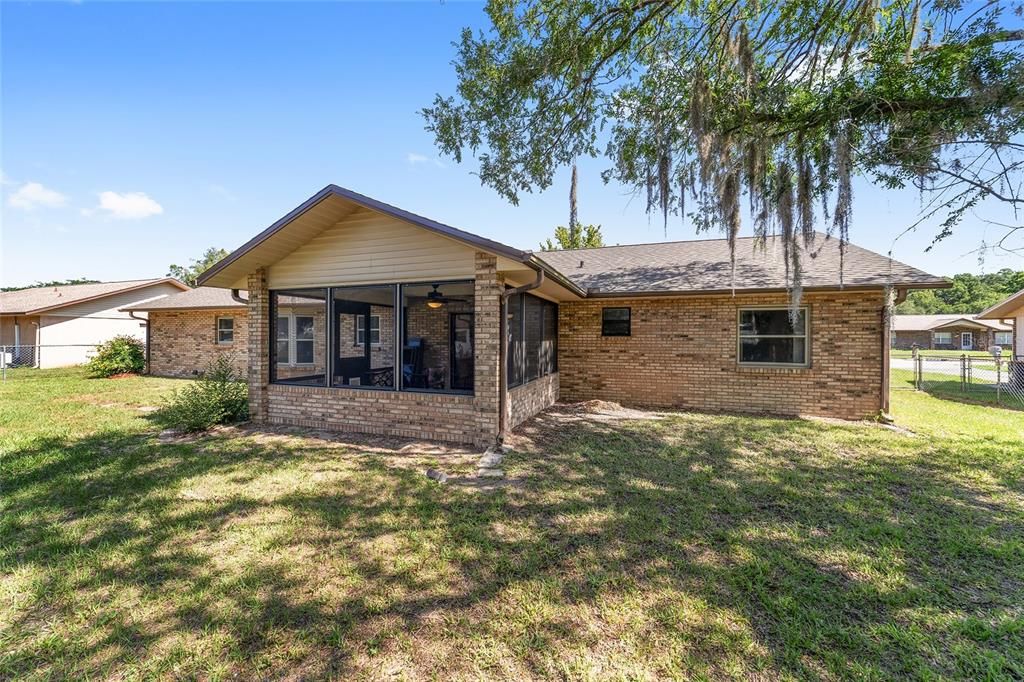 For Sale: $335,000 (3 beds, 2 baths, 1706 Square Feet)
