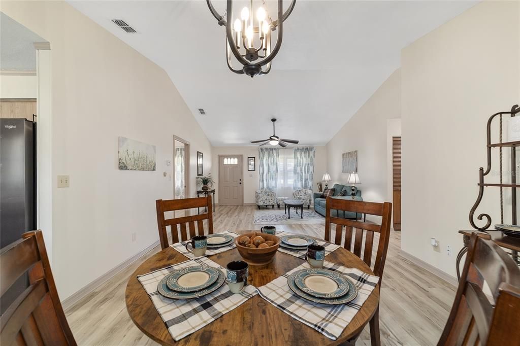 For Sale: $335,000 (3 beds, 2 baths, 1706 Square Feet)