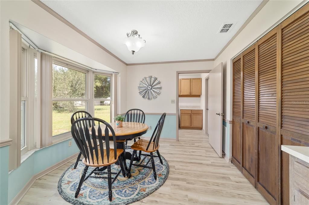 For Sale: $335,000 (3 beds, 2 baths, 1706 Square Feet)