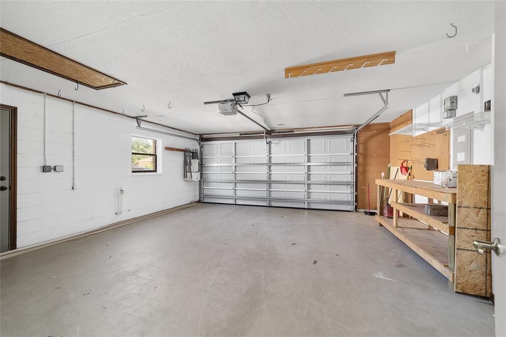 For Sale: $335,000 (3 beds, 2 baths, 1706 Square Feet)